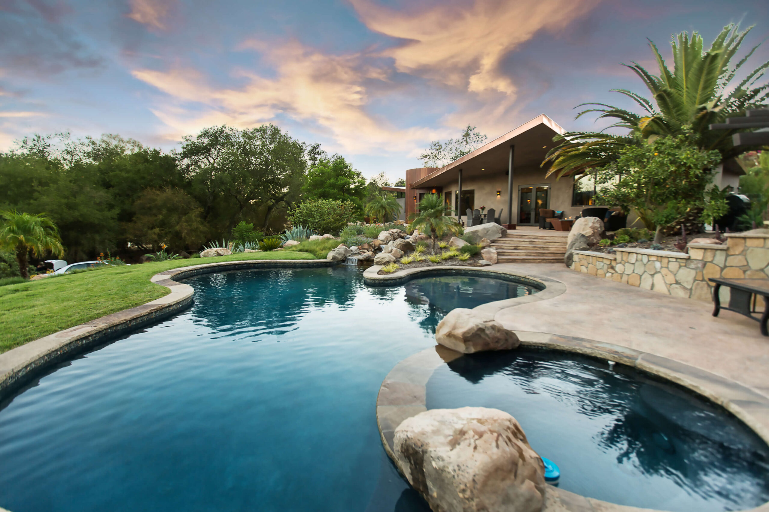 Malibu exterior with sky