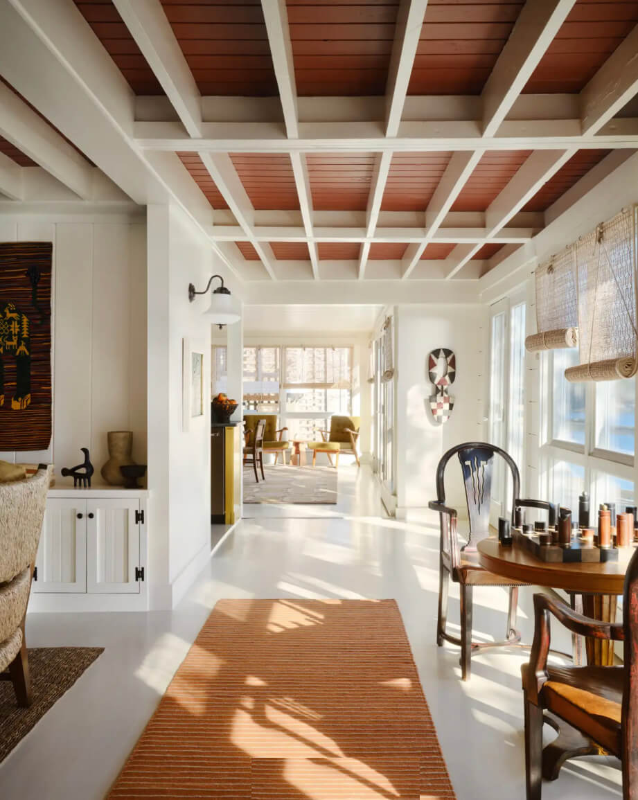 Coral-themed modern kitchen