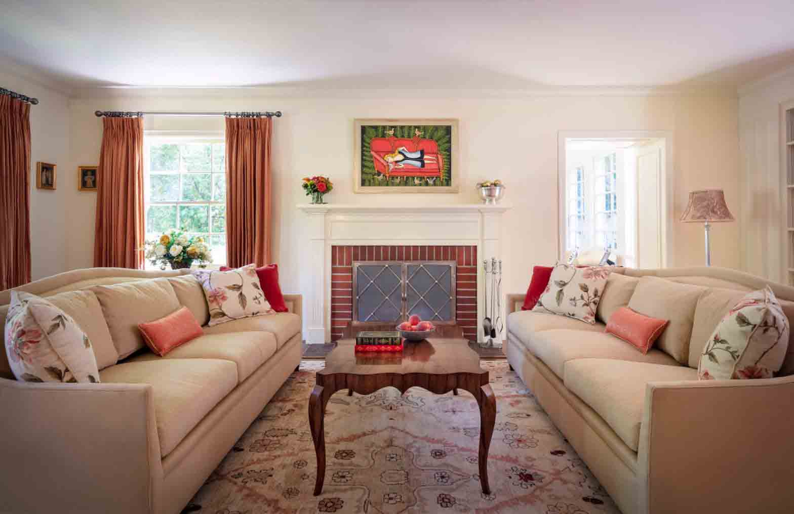 Colonial Living Room Interior Design